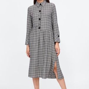 Checkered dress with buttons